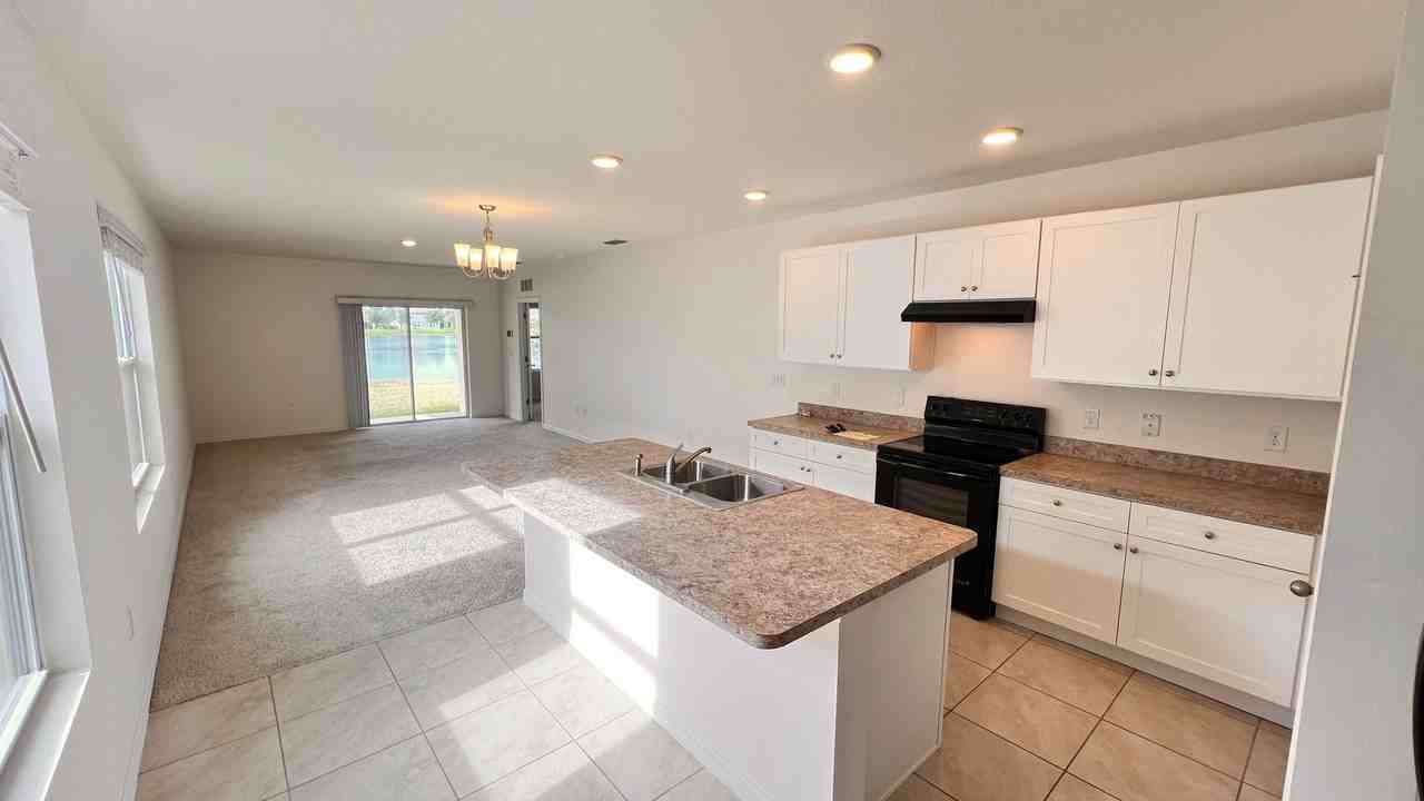 522 Armoyan Way - Photo 7 of 35