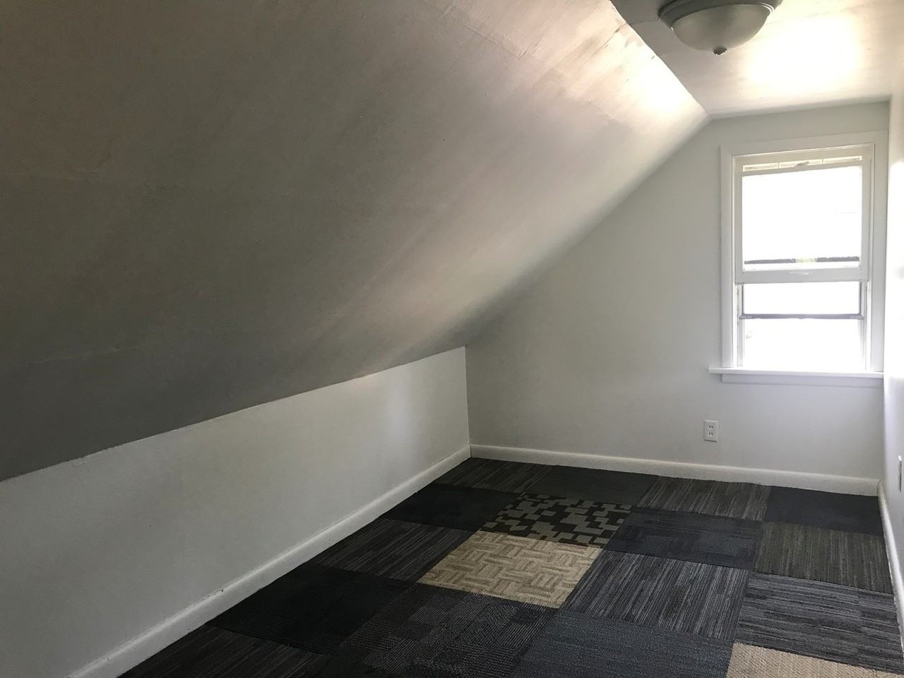 4535 Oak St - Photo 7 of 8