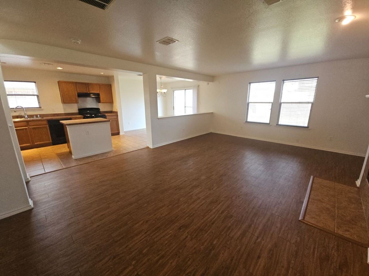 1613 Timber Glen Dr - Photo 4 of 24