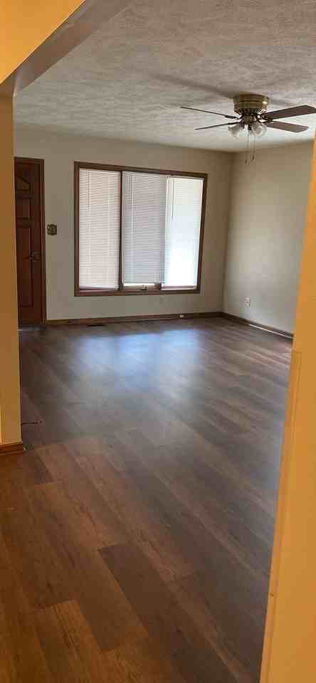 2713 20th St - Photo 2 of 11