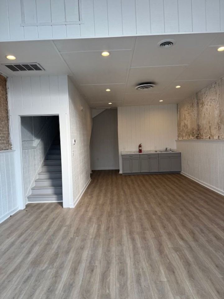 205 Princess St - Photo 2 of 11