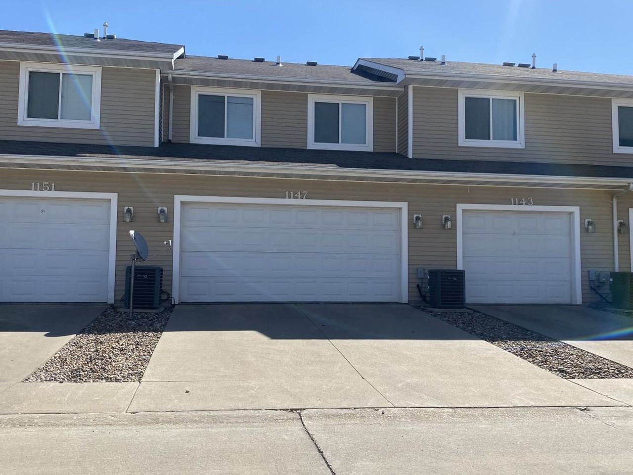 1147 Ne 7th Ln - Photo 2 of 10