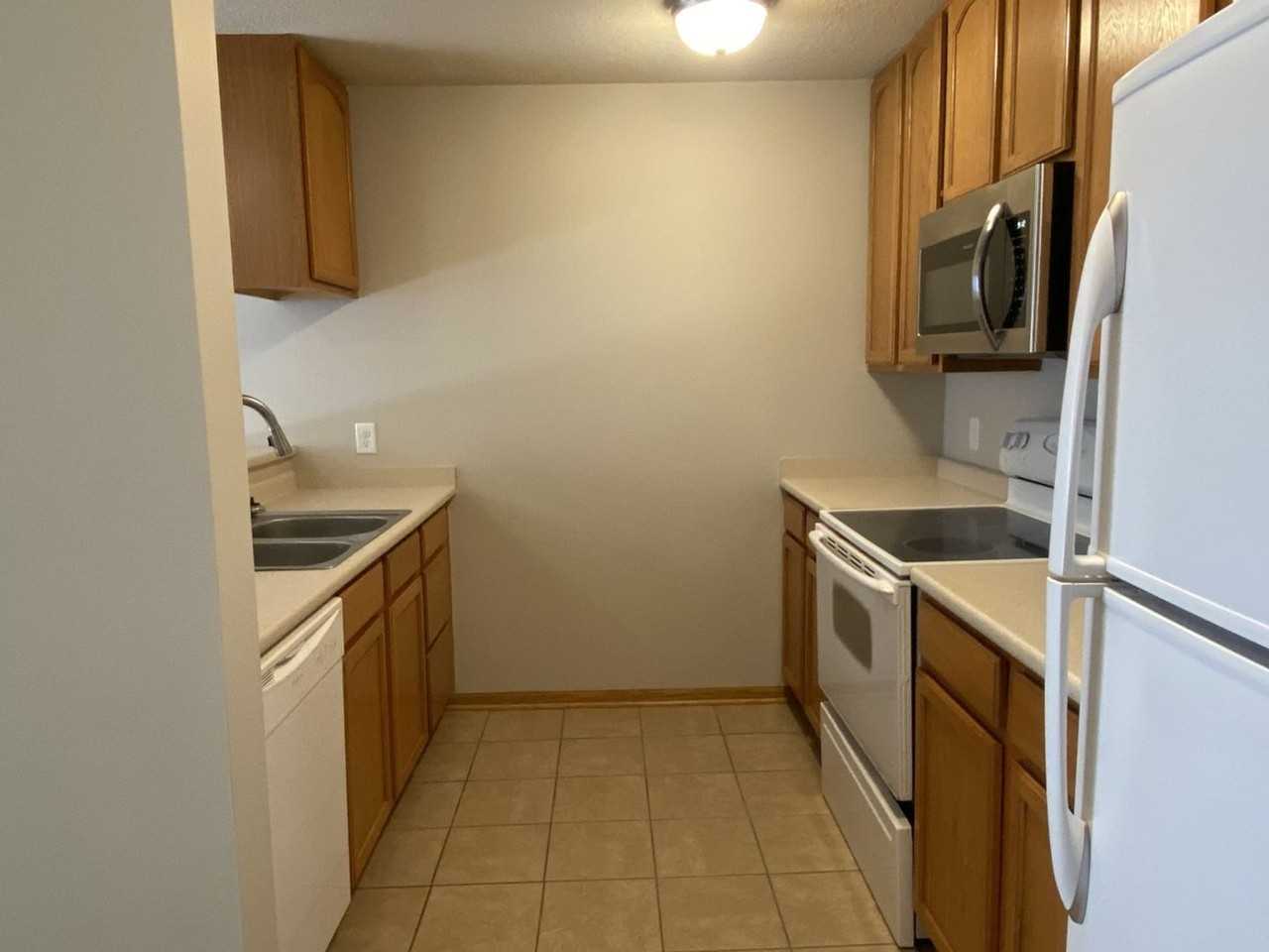 1147 Ne 7th Ln - Photo 3 of 10