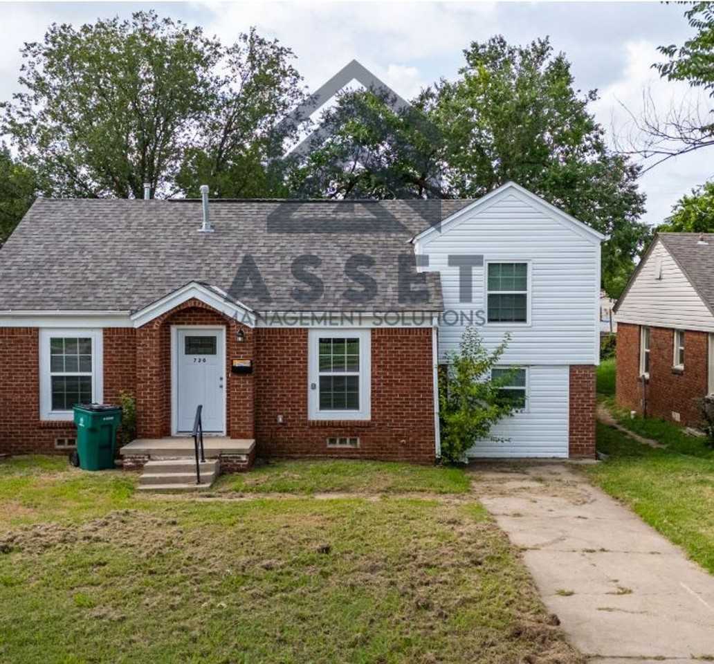 720 Sw 46th St - Photo 3 of 26