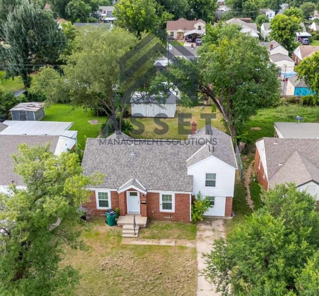 720 Sw 46th St - Photo 5 of 26