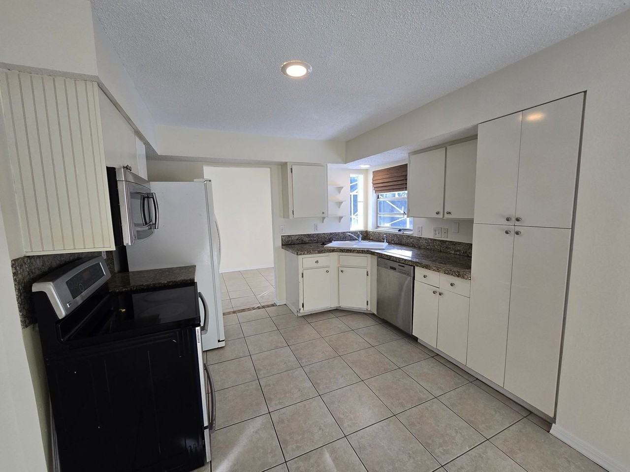 3510 Se 11th Ave - Photo 5 of 20