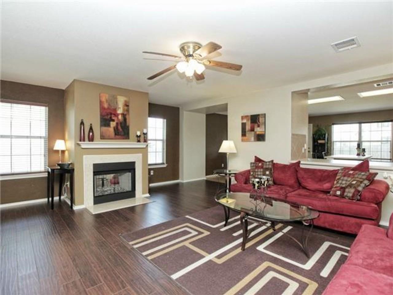 1008 Apollo Cir - Photo 2 of 33