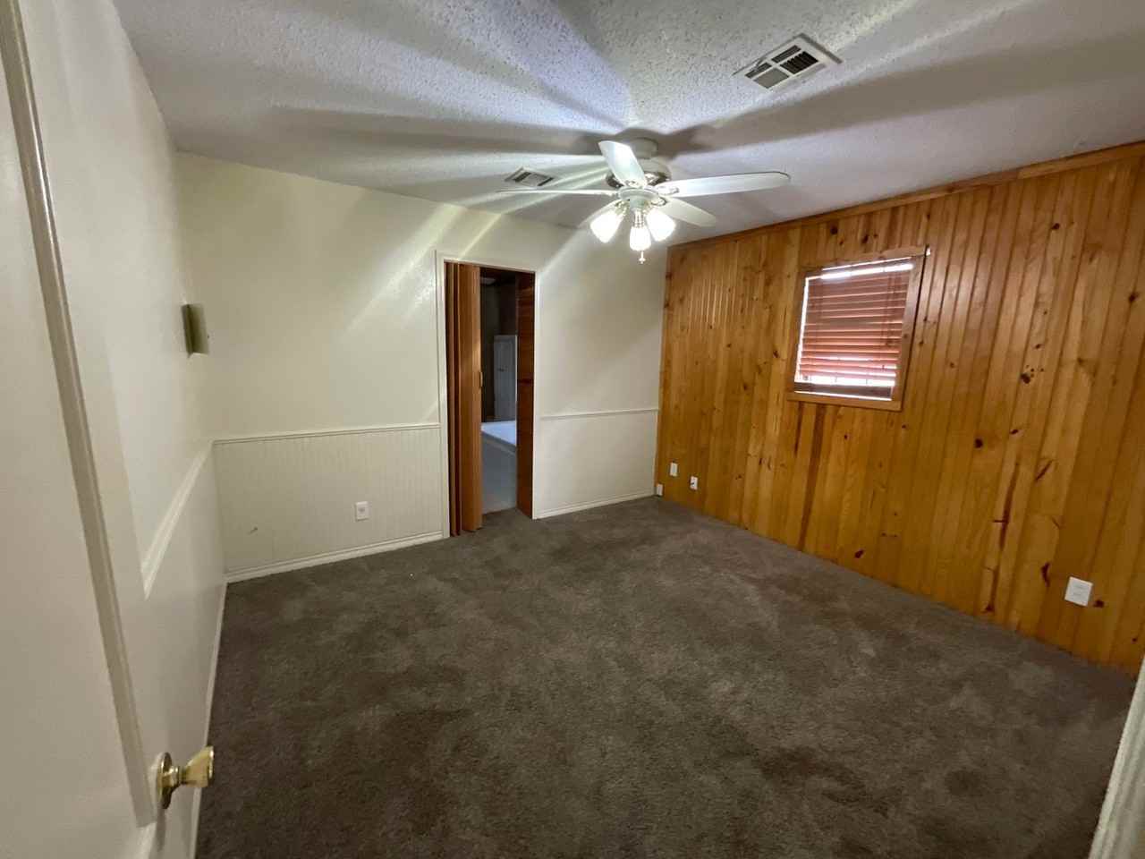 4709 Se 23rd St - Photo 5 of 9