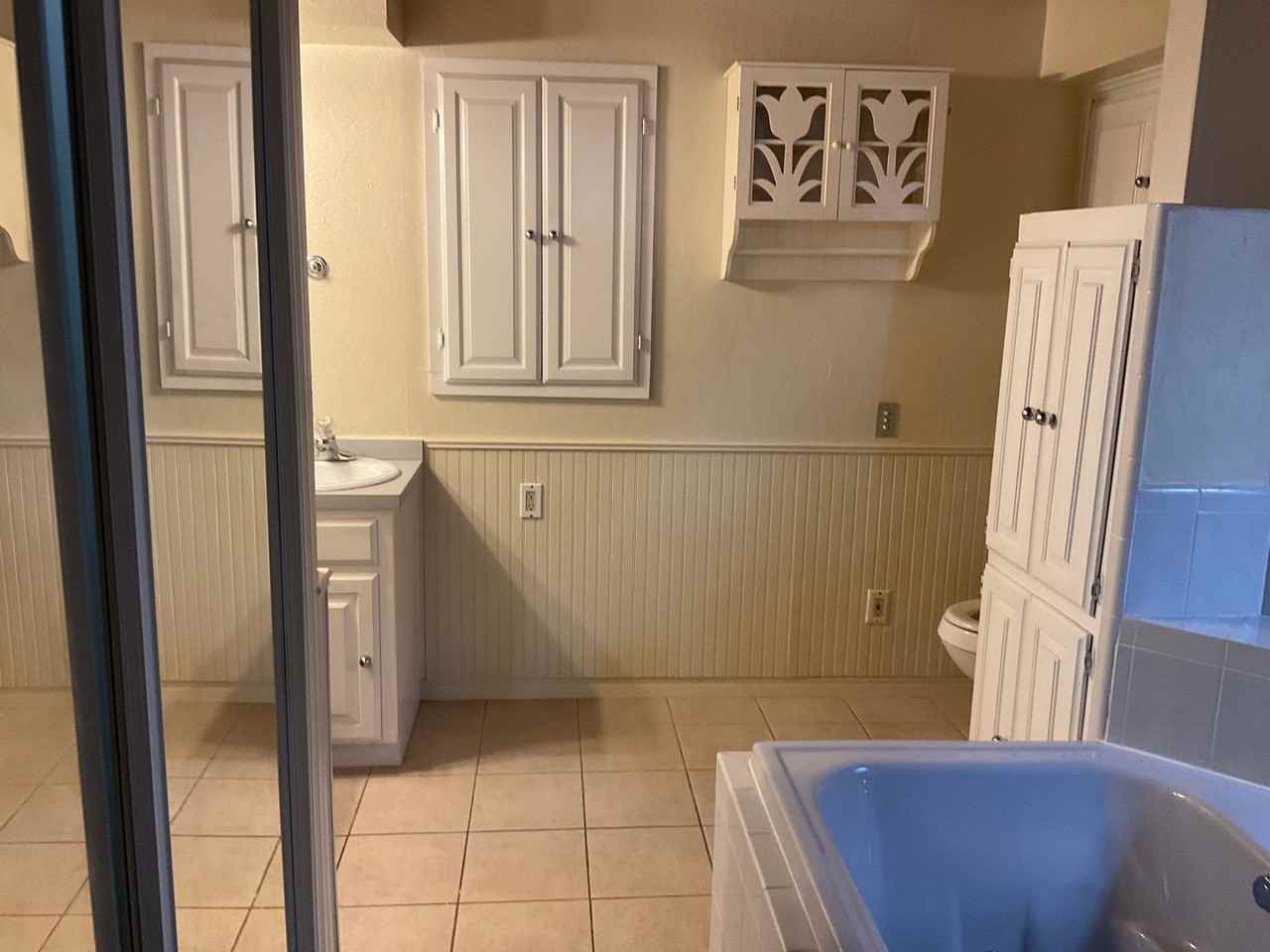 4709 Se 23rd St - Photo 6 of 9