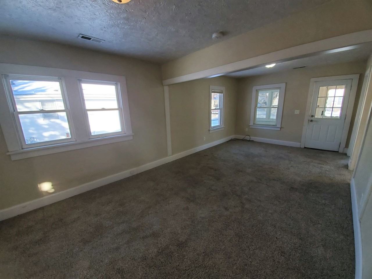 2935 Dubuque Ave - Photo 5 of 12