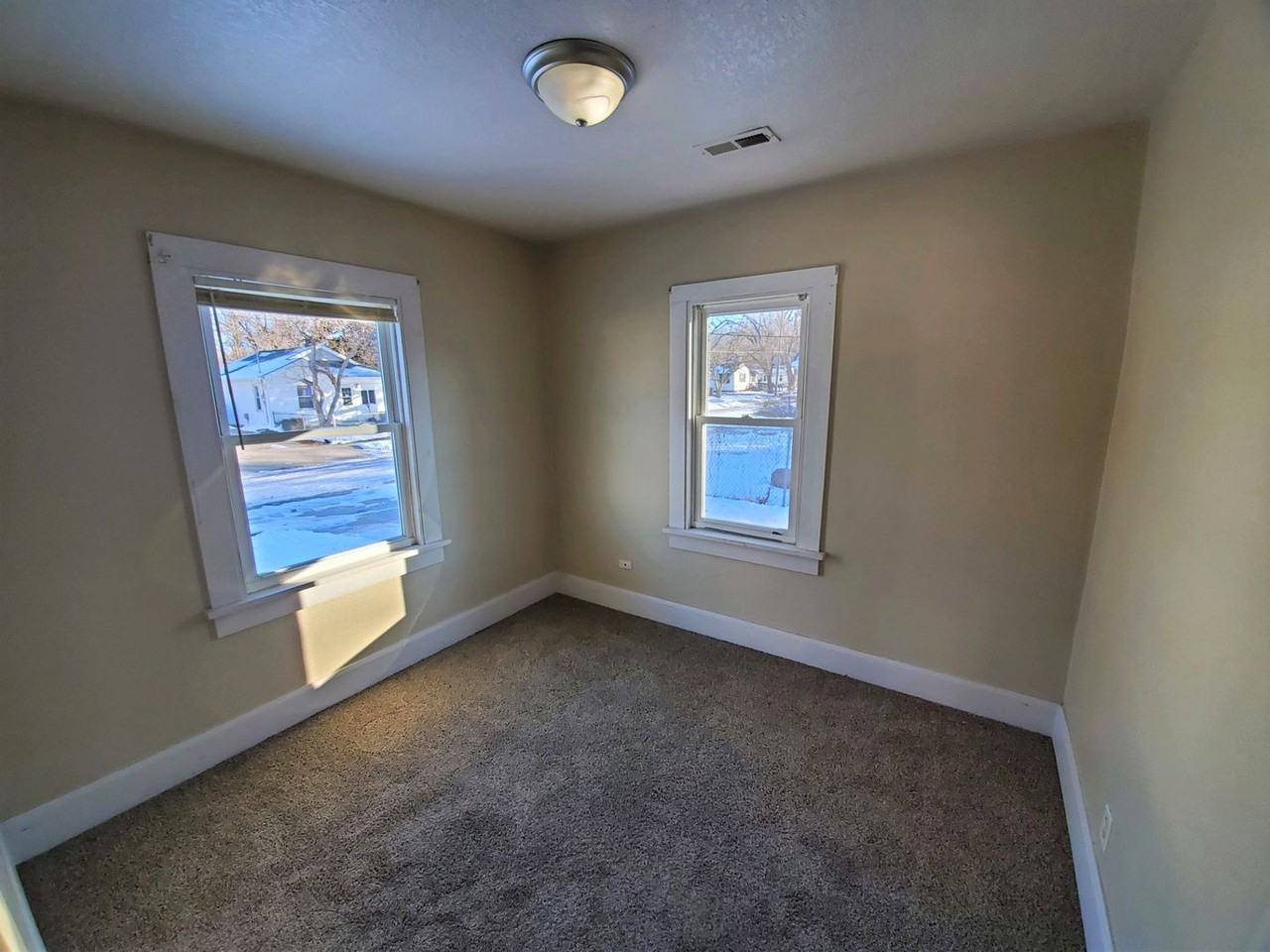 2935 Dubuque Ave - Photo 6 of 12