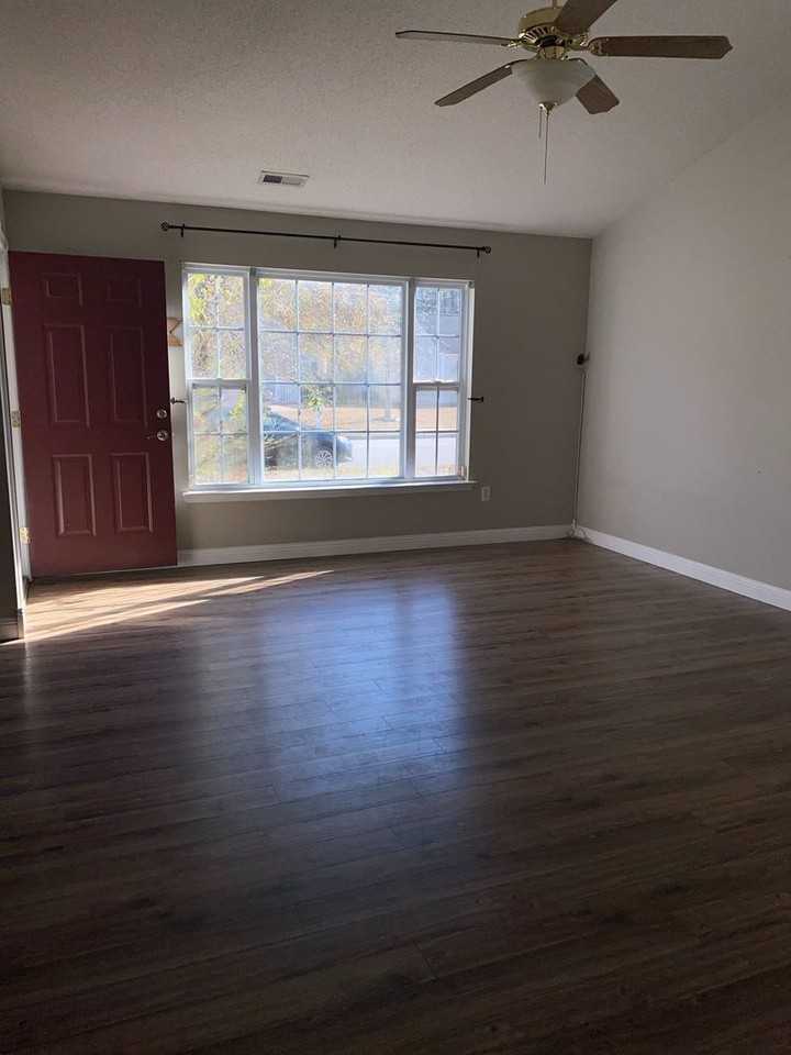 4636 Rainmaker Dr - Photo 4 of 14