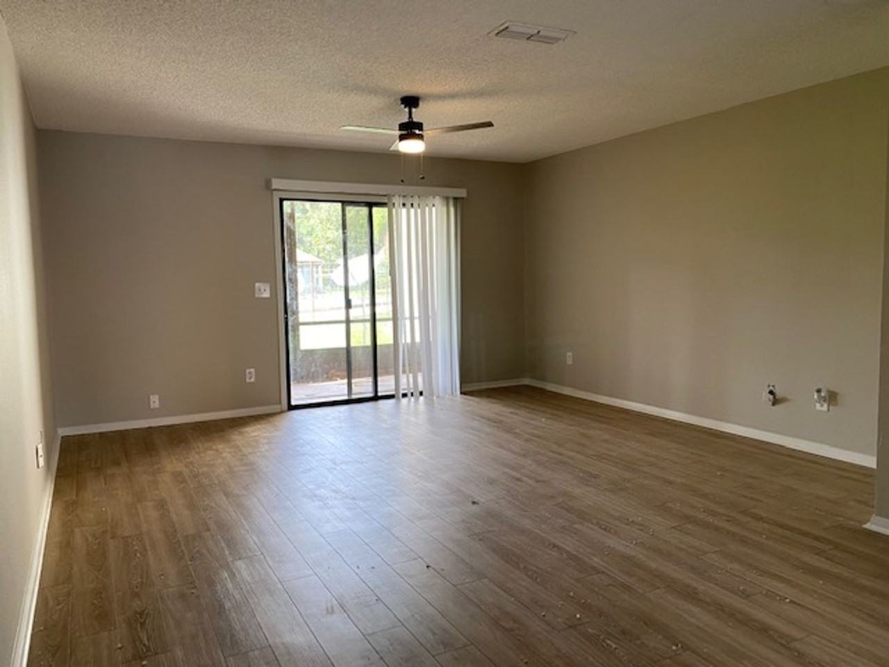 142 White Fawn Dr - Photo 4 of 18