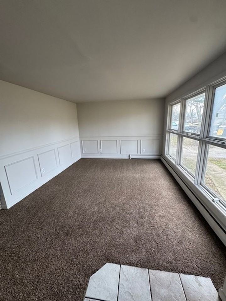 4901 Salem Ln - Photo 2 of 10