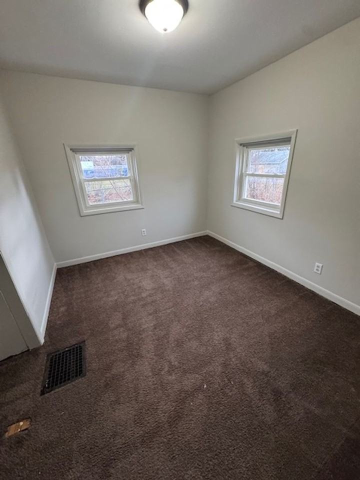 1408 Eckart St - Photo 5 of 8