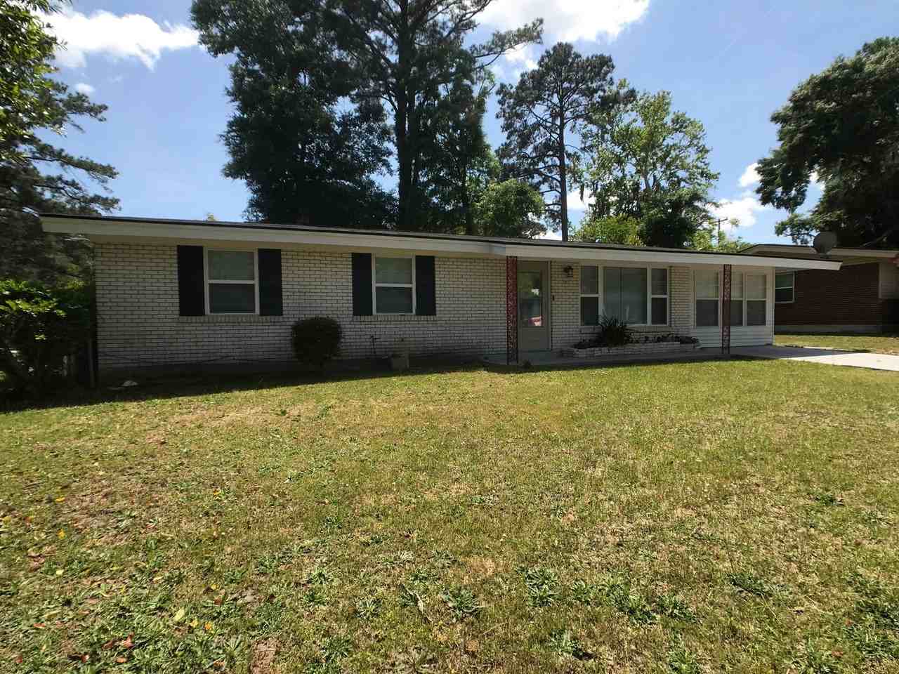 421 Barnhill Dr - Photo 2 of 4