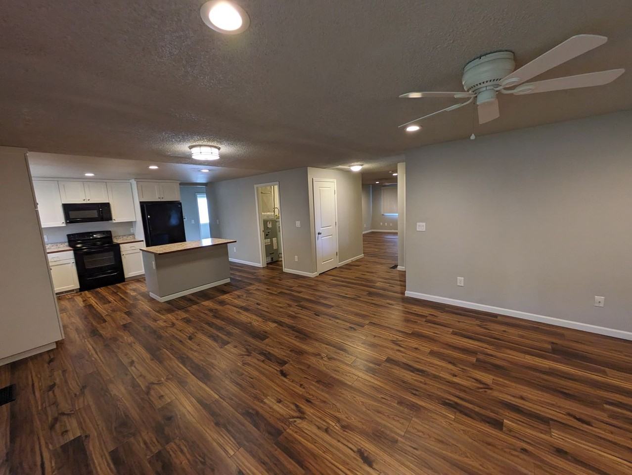 6009 16th Ave Se - Photo 4 of 11