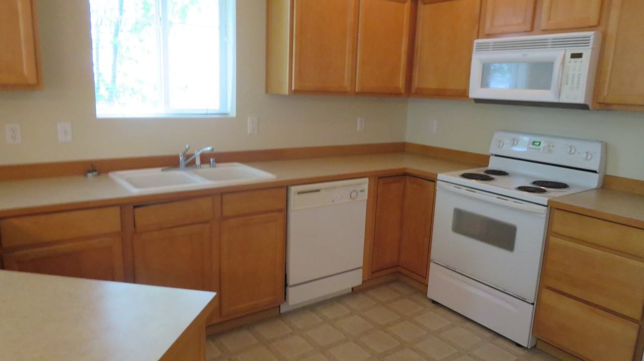 2565 Evans Ct - Photo 3 of 10