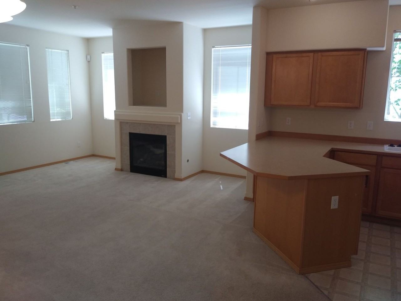 2565 Evans Ct - Photo 4 of 10