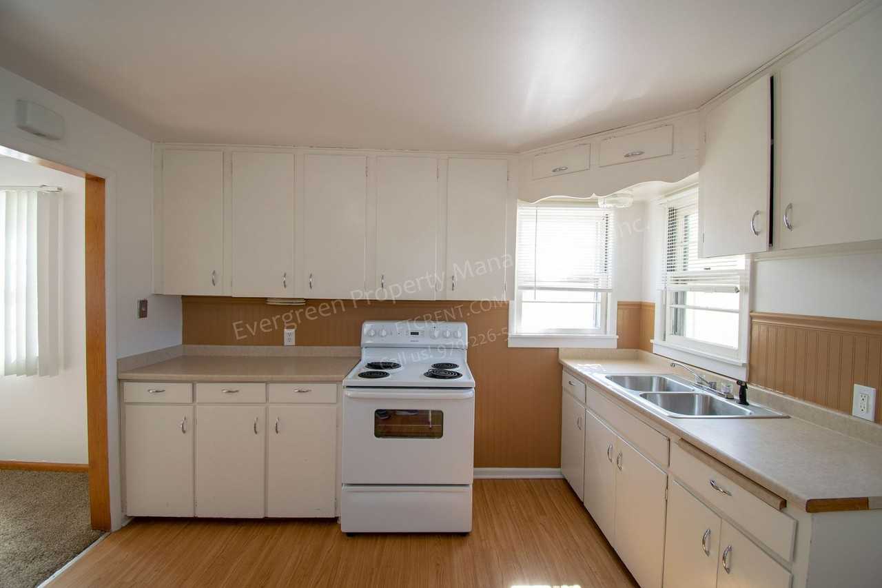 2541 N Garfield Ave - Photo 6 of 21