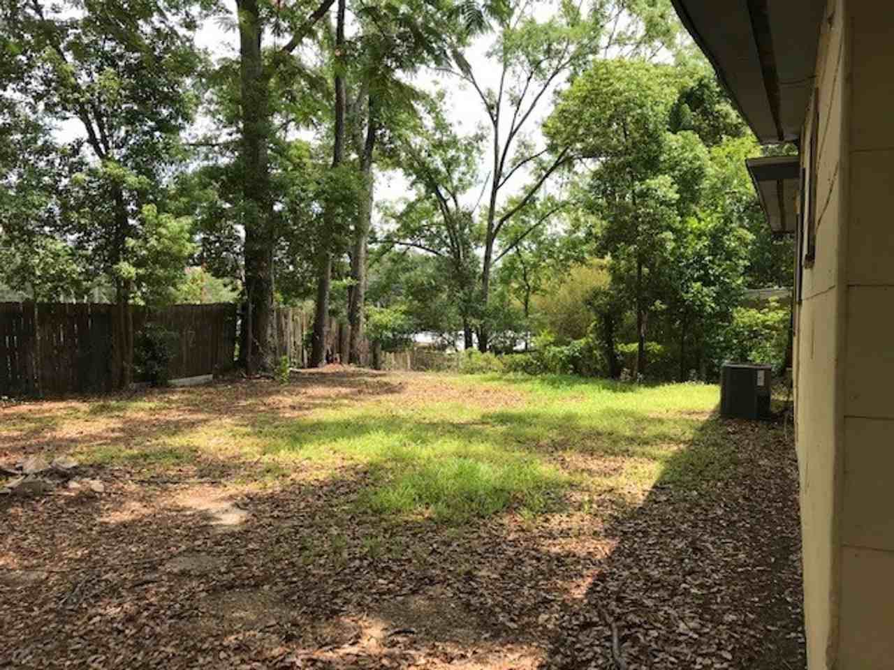 1602 Atkamire Dr - Photo 2 of 13