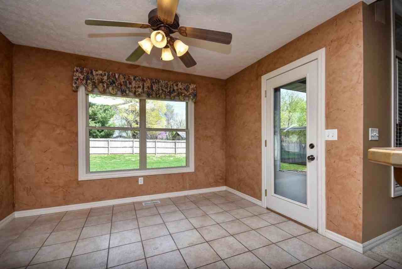 1739 W Village Ln - Photo 4 of 29