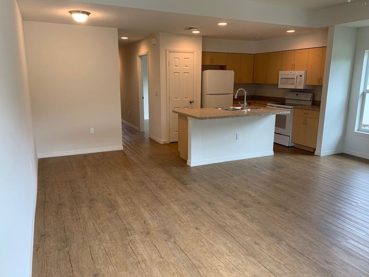 3523 S 7th St #B - Photo 3 of 14