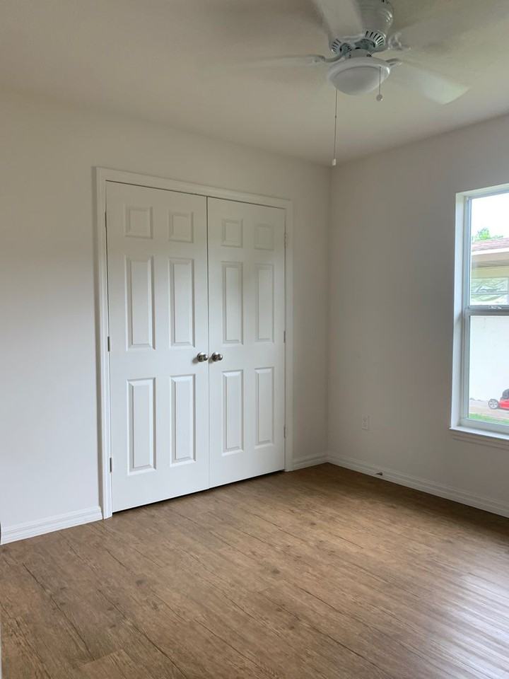 3523 S 7th St #B - Photo 7 of 14