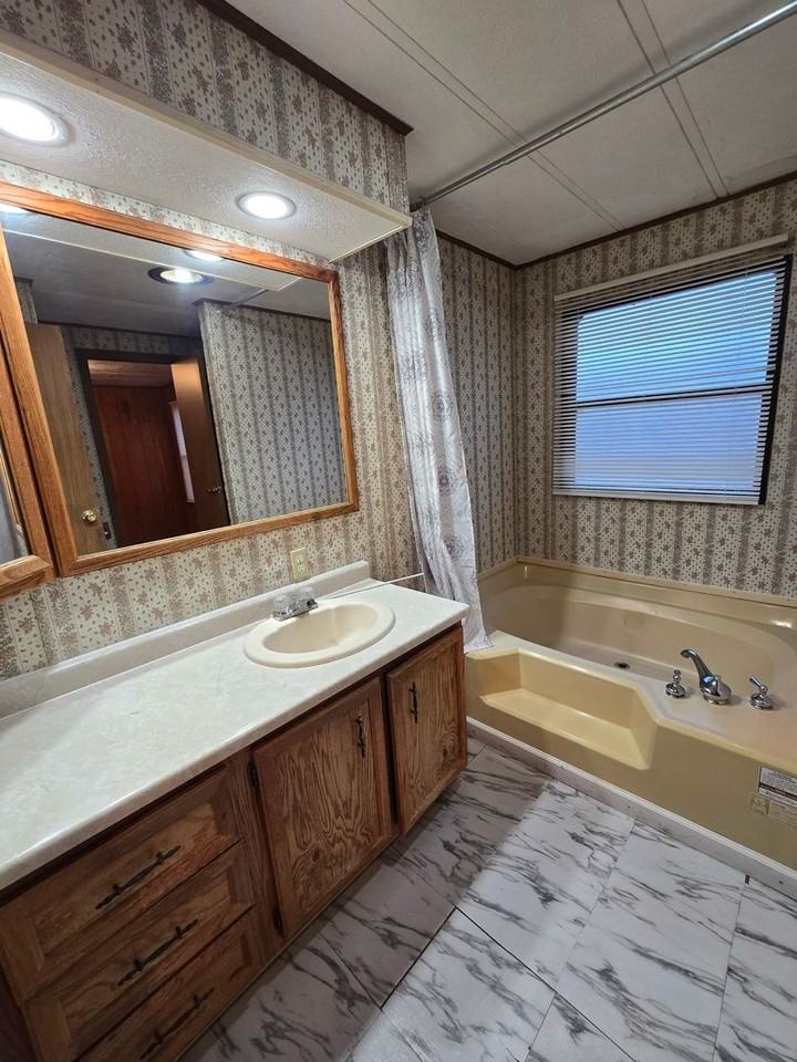 6700 San Luis Obispo Ave Ne - Photo 7 of 10