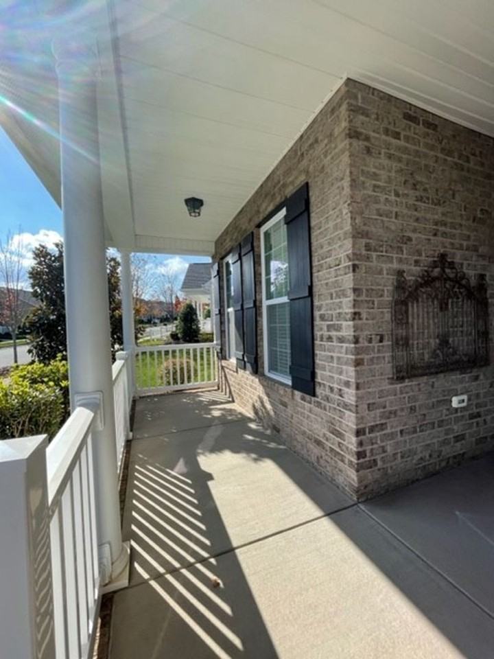 18223 Ebenezer Dr - Photo 3 of 38
