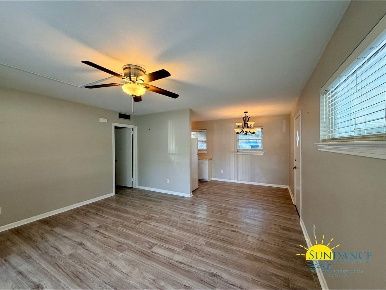 318 Smith Dr Ne - Photo 2 of 24