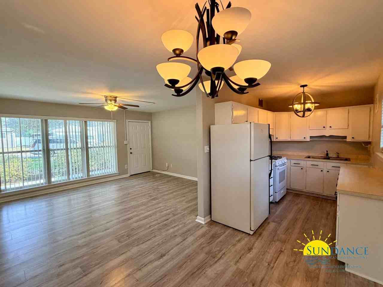 318 Smith Dr Ne - Photo 4 of 24