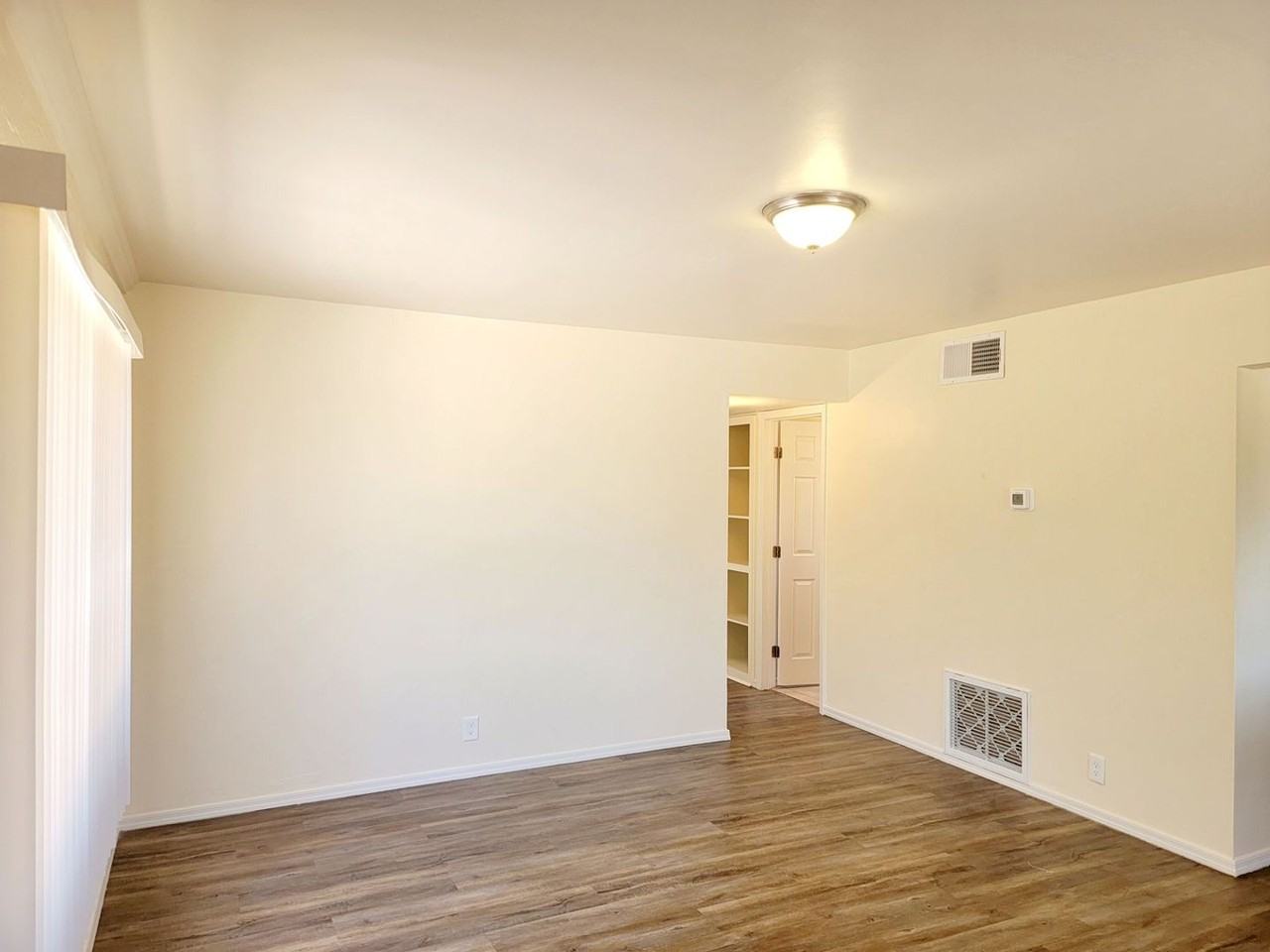 2518 E Cameron Vis - Photo 3 of 16