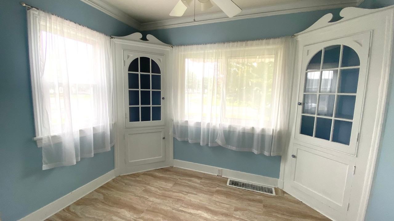 3204 N Gale Ave - Photo 2 of 10