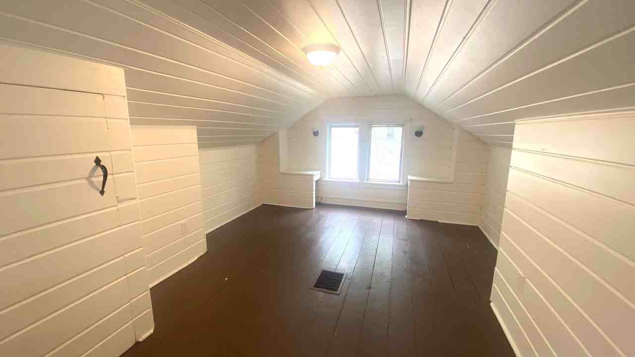 3204 N Gale Ave - Photo 7 of 10