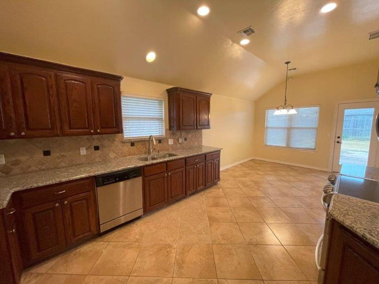 9100 Ians Pl - Photo 2 of 34