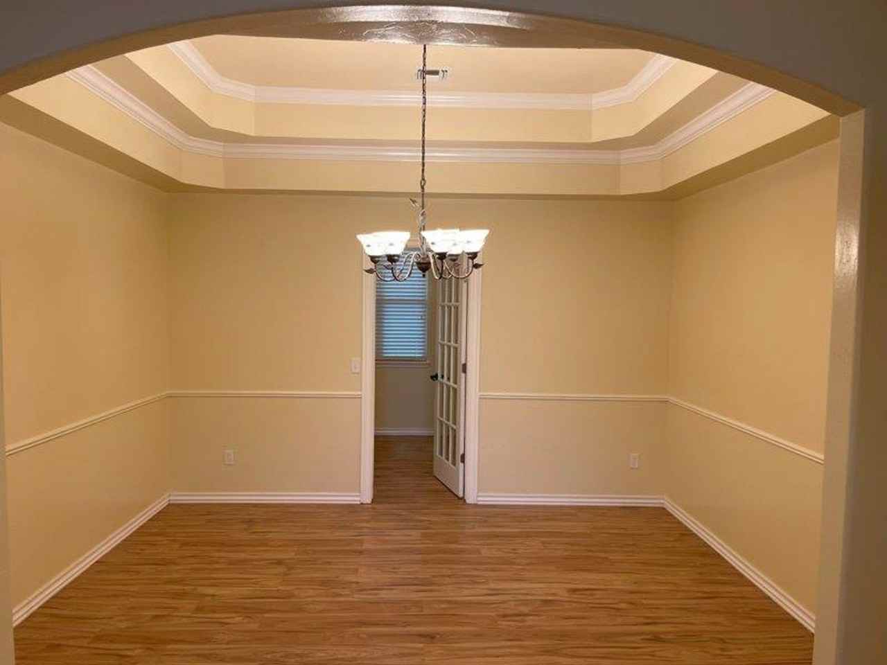 9100 Ians Pl - Photo 5 of 34