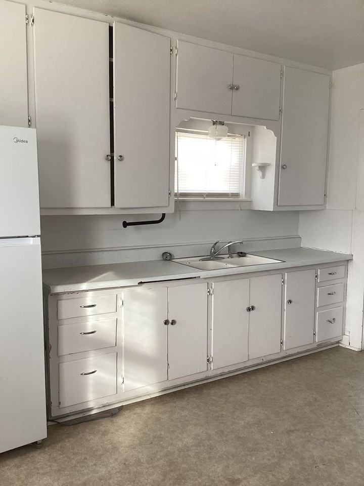 1420 S Avenue F - Photo 5 of 14