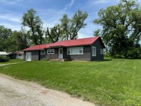 2590 W Broadway St - Photo 1 of 1