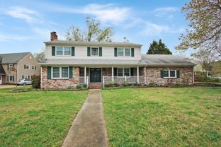 427 Elizabeth Lake Dr - Photo 1 of 1