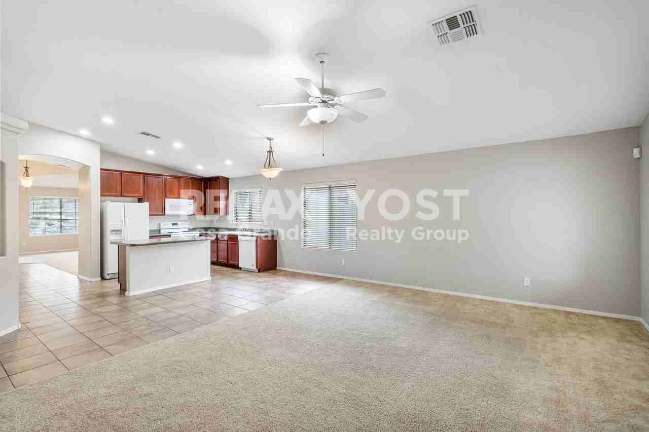 2110 N St Pedro Ave - Photo 5 of 14