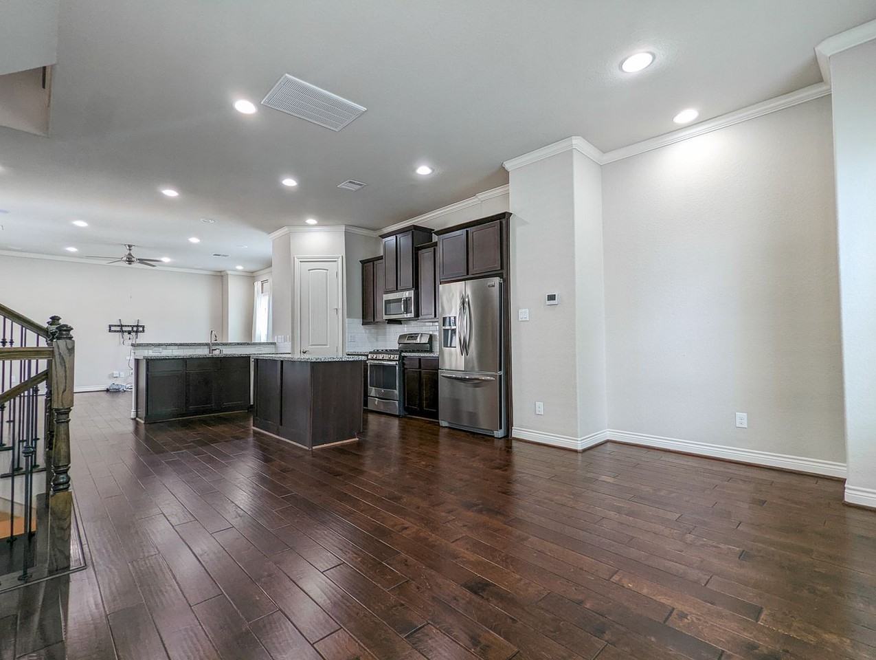 5323 Kiam St - Photo 3 of 28