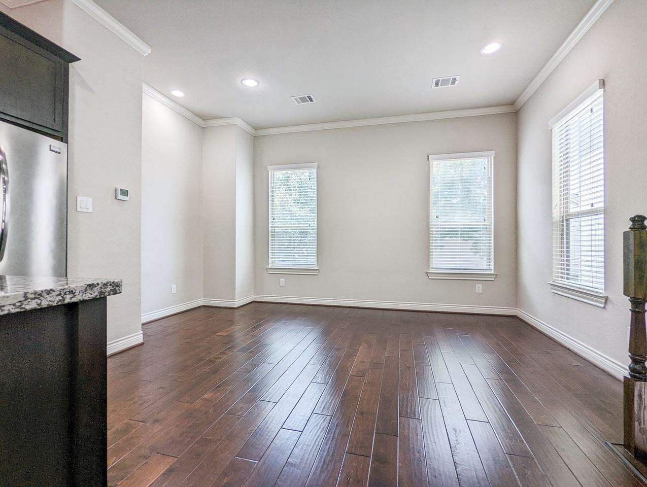 5323 Kiam St - Photo 7 of 28