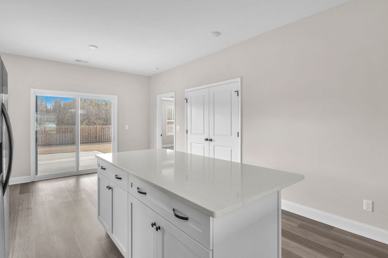 1633 Grey Cliff Run - Photo 7 of 24