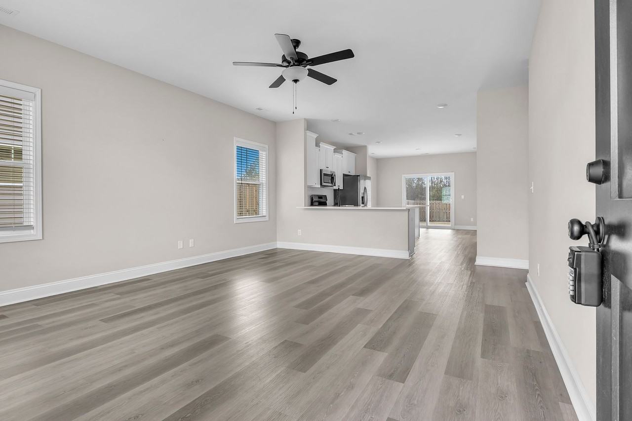 1626 Grey Cliff Run - Photo 3 of 26