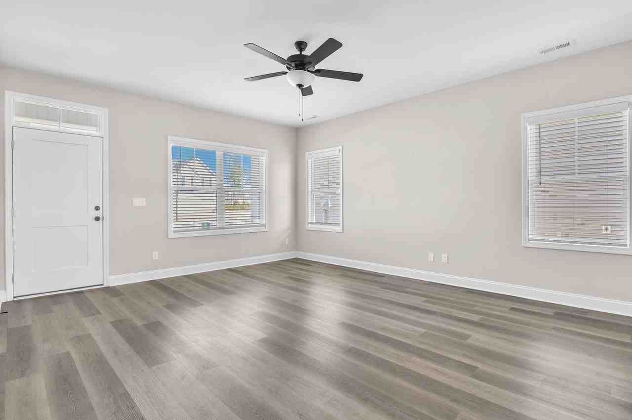 1626 Grey Cliff Run - Photo 5 of 26