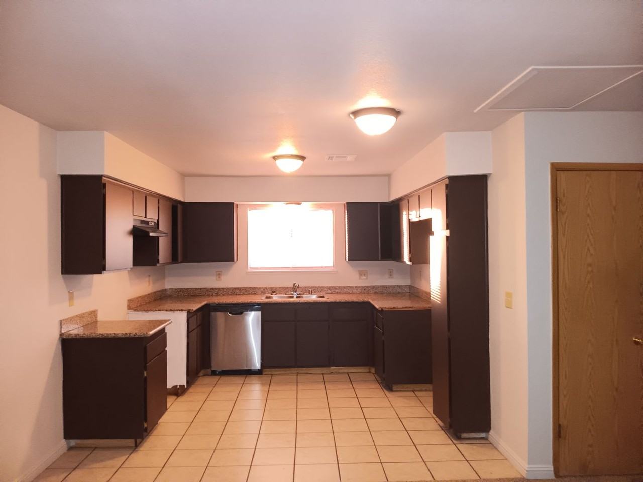 3417 Civic Center Dr #F - Photo 4 of 5