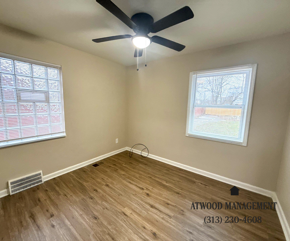 13400 Longview St - Photo 6 of 9