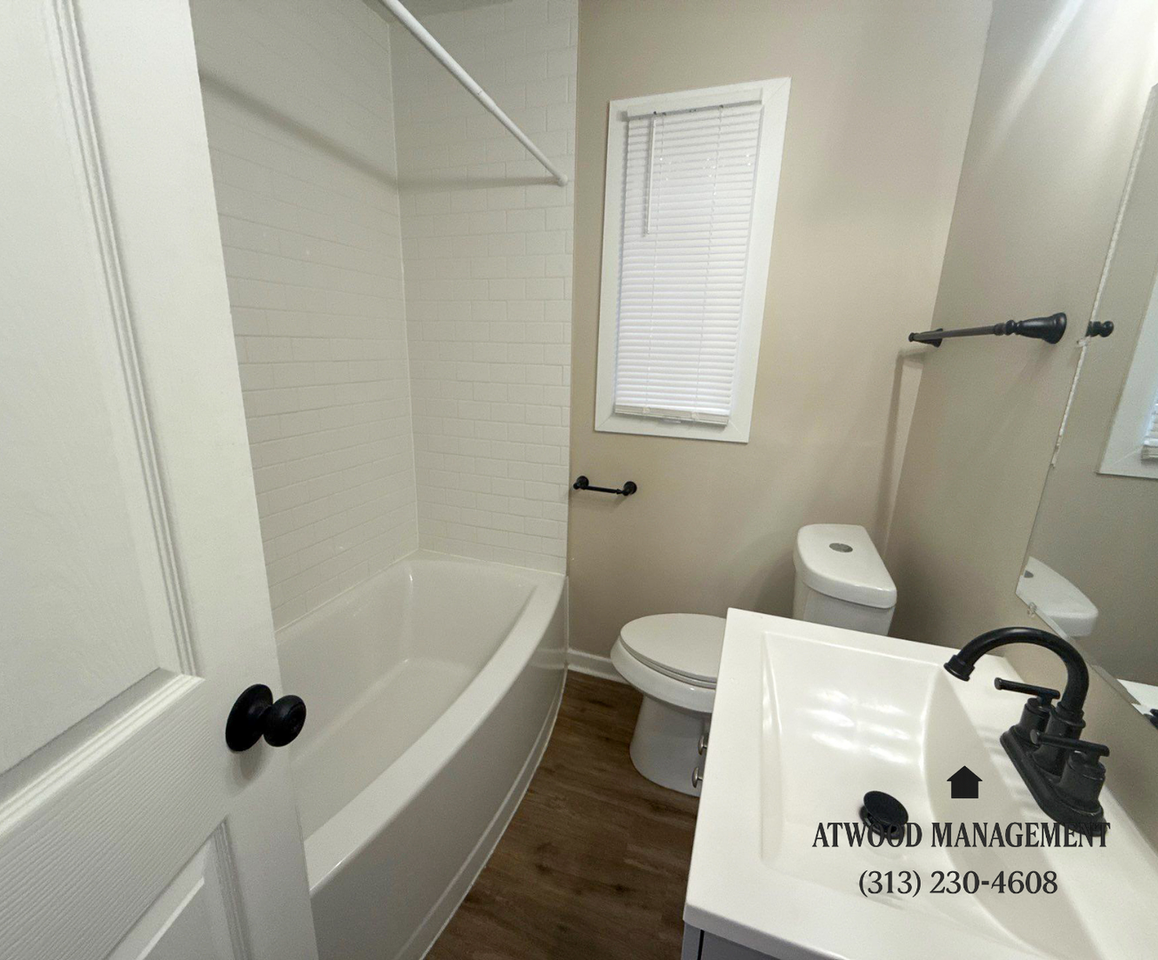 13400 Longview St - Photo 7 of 9