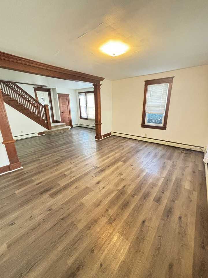 2030 Washington Ave - Photo 4 of 40